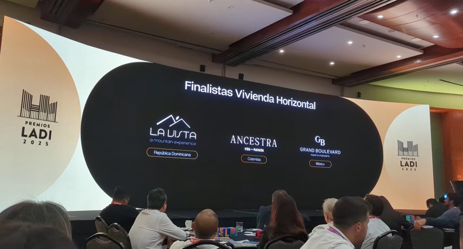 Grand Boulevard como finalista, pantalla Premios LADI 2025